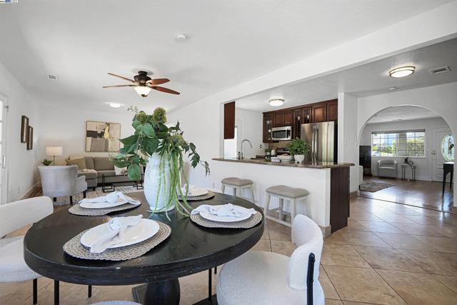 17526 Parker Rd, Castro Valley CA: https://media.crmls.org/mediaz/62c48214-aa97-4b27-a731-9e04c92857ed.jpg