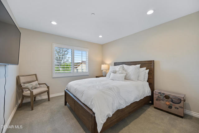 349 Newbury Vista Lane, Newbury Park CA: https://media.crmls.org/mediaz/62c489ae-8518-4595-9394-3b79907dd01f.jpg