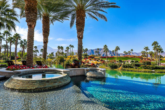 52345 Via Savona, La Quinta CA: https://media.crmls.org/mediaz/62c4e2cf-6ca6-42f7-9cab-d707f381b849.jpg