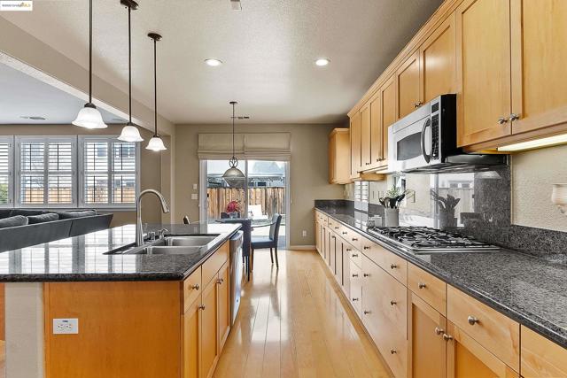 5282 Fern Ridge Cir, Discovery Bay CA: https://media.crmls.org/mediaz/62c5891d-00d9-47fd-ad65-4e871a44b481.jpg