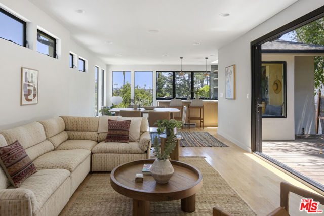 1508 Elevado Street, Los Angeles CA: https://media.crmls.org/mediaz/62c5a7f8-7e62-496d-8939-8099b99f9d91.jpg