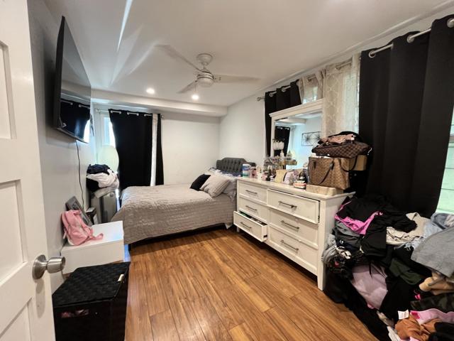 1439 38th Avenue, Oakland CA: https://media.crmls.org/mediaz/62c5d299-f573-4d81-9942-792fda2e1e42.jpg