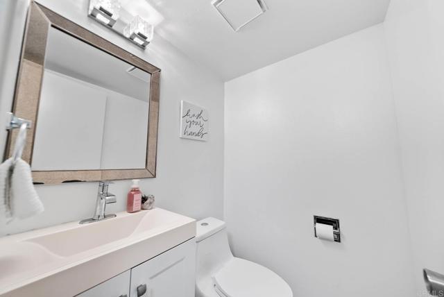 Detail Gallery Image 8 of 21 For 10658 King Phillip Ct., Santee,  CA 92071 - 3 Beds | 1/1 Baths