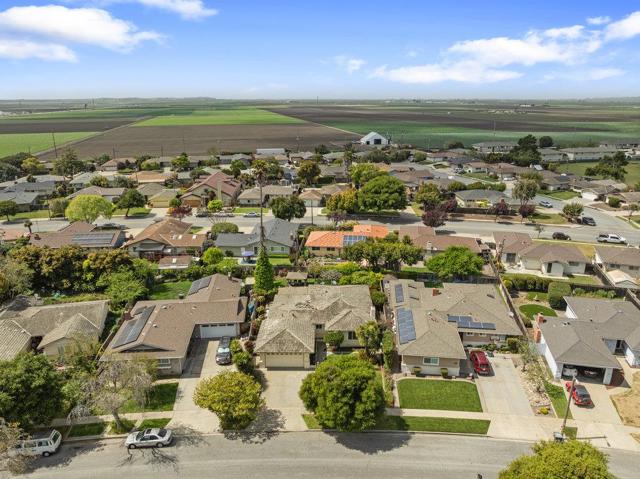 1052 San Simeon Drive, Salinas CA: https://media.crmls.org/mediaz/62c667dd-6b10-4b66-bd64-d54df60e2836.jpg