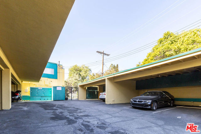 10803 Otsego Street, North Hollywood CA: https://media.crmls.org/mediaz/62c6bf86-ef6c-4fc3-9554-4f1011782ee1.jpg