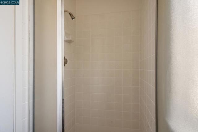 1706 Siskiyou Dr, Walnut Creek CA: https://media.crmls.org/mediaz/62c7fef9-4fea-46e9-a946-0fbf07372ba6.jpg