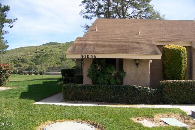 Detail Gallery Image 2 of 14 For 30006 Village 30, Camarillo,  CA 93012 - 2 Beds | 2 Baths