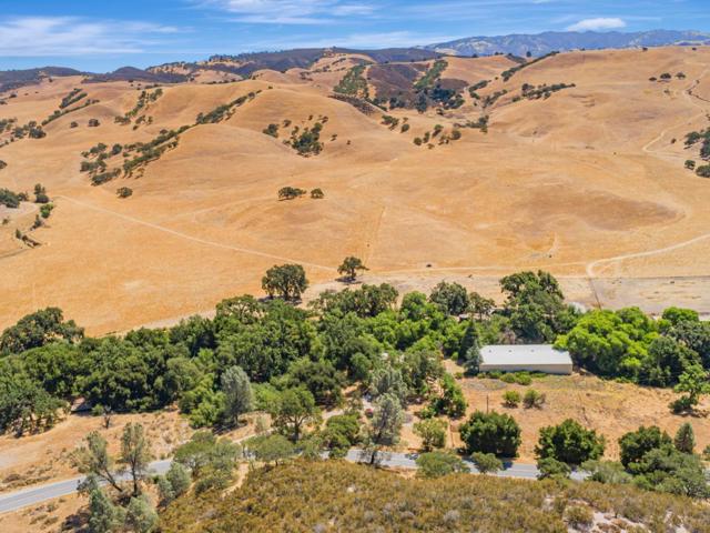 29711 Airline Highway, Paicines CA: https://media.crmls.org/mediaz/62c8ba02-68a0-4047-98de-d903439c69cb.jpg