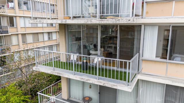 300 Davey Glen Road, Belmont CA: https://media.crmls.org/mediaz/62c8ed46-cda4-42f7-82ef-226029b2116c.jpg