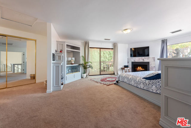 2357 Knob Hill Drive, Riverside CA: https://media.crmls.org/mediaz/62c8efa1-d755-41ee-b524-f0ff8bd5a2d4.jpg