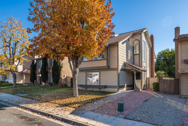 Detail Gallery Image 2 of 46 For 23569 Parkland Ave. Ave, Moreno Valley,  CA 92557 - 3 Beds | 2/1 Baths