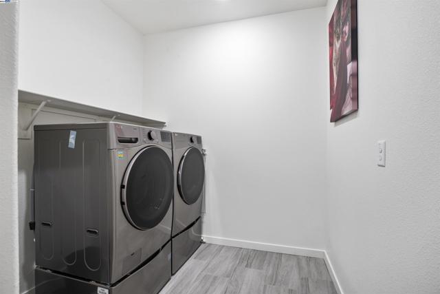 3062 Beaded Mist Walk, Sacramento CA: https://media.crmls.org/mediaz/62c98d69-ccad-499e-9848-94afb38edc1f.jpg