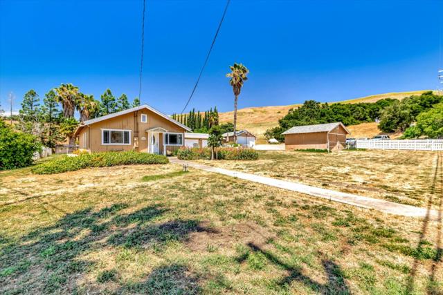 1995 Old Calaveras Road, Milpitas CA: https://media.crmls.org/mediaz/62c9a2e3-0990-4907-a5f0-32c879ccf7e8.jpg