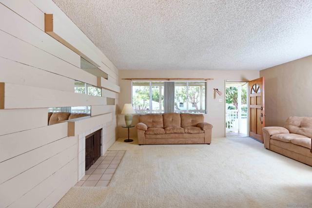 3559 Buena Vista St, San Diego CA: https://media.crmls.org/mediaz/62c9ab73-ec28-46cc-bf0c-774aff036f48.jpg