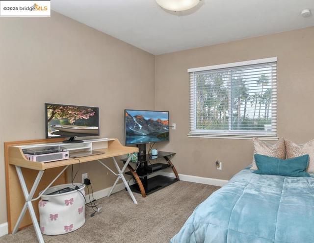 4930 Discovery Pt, Discovery Bay CA: https://media.crmls.org/mediaz/62c9ac55-223c-4484-b177-59912aae2b9a.jpg