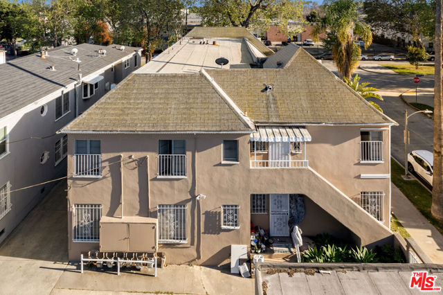 4196 5th Avenue, Los Angeles CA: https://media.crmls.org/mediaz/62c9b95e-dbcb-42e9-8163-e5b48c31e06c.jpg