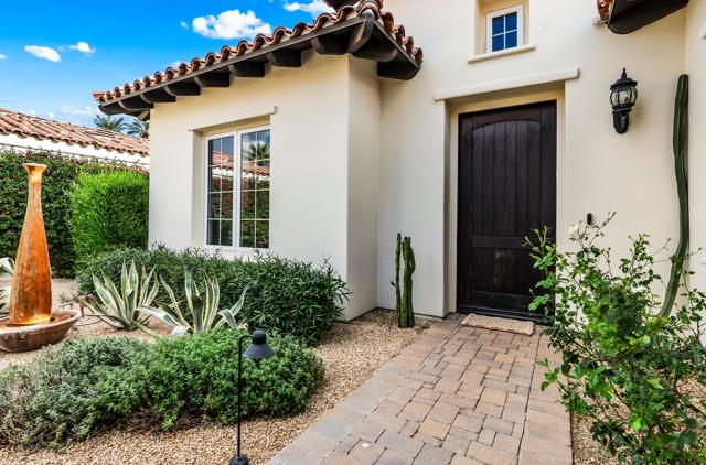 56738 Palms Dr Drive, La Quinta CA: https://media.crmls.org/mediaz/62c9ecbf-8c5e-4334-aeca-cd7408bc1c13.jpg