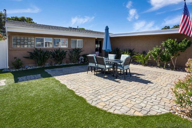 2597 Melbourne Dr, San Diego CA: https://media.crmls.org/mediaz/62ca1ca3-0c03-4dc1-9c1b-f1050353c954.jpg