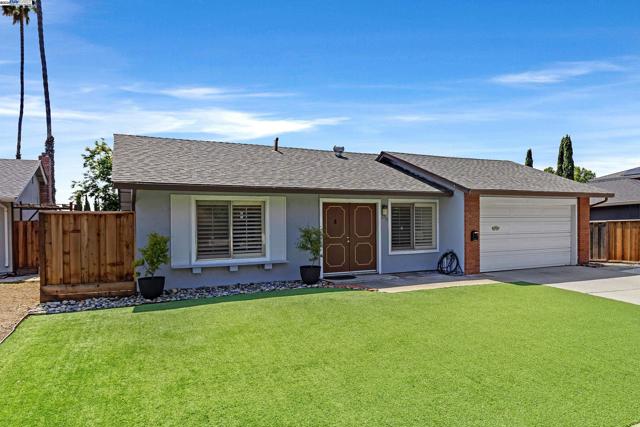 2715 Mosswood Dr, San Jose CA: https://media.crmls.org/mediaz/62ca5aeb-2714-41d8-a936-492108450816.jpg