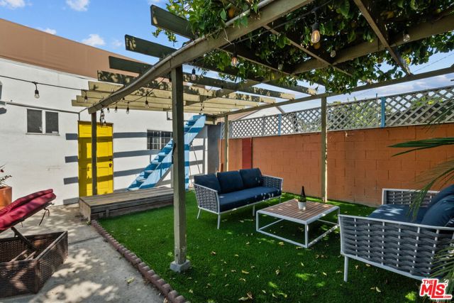6319 Willowcrest Avenue, North Hollywood CA: https://media.crmls.org/mediaz/62cae91b-cbd3-4ae9-a4c1-2f0cef2bb7bd.jpg