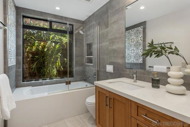 335 Fern Glen, La Jolla CA: https://media.crmls.org/mediaz/62caf349-75f4-45b4-8a51-185c3da0444a.jpg