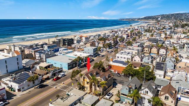 806 Redondo Ct, San Diego CA: https://media.crmls.org/mediaz/62cb30bb-43d7-42d2-8a34-c79617268a49.jpg