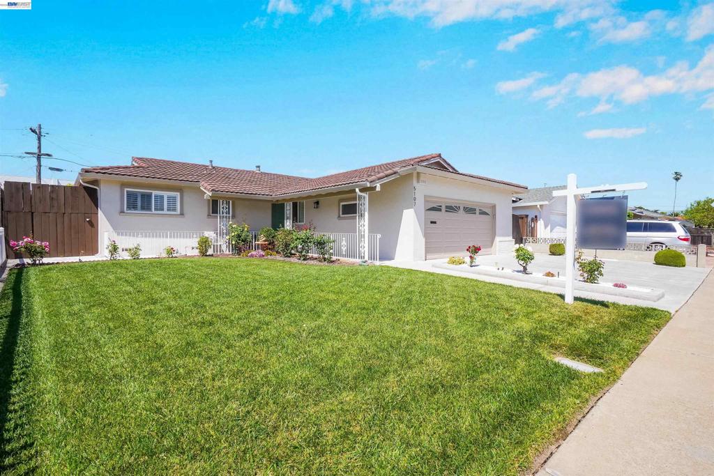 5107 Royal Palm Dr