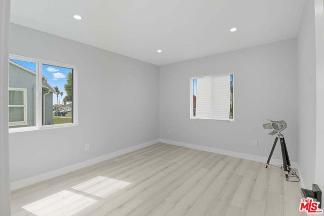 9710 S 8th Avenue, Inglewood CA: https://media.crmls.org/mediaz/62cba0fd-657e-4afa-b792-8705d801b0e8.jpg