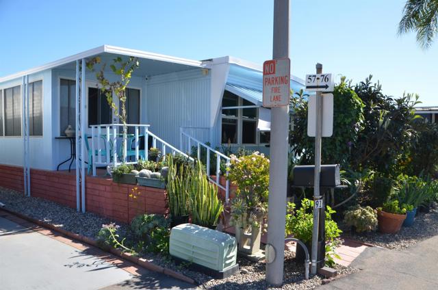 Detail Gallery Image 4 of 30 For 245 W Bobier Dr #SPC 91,  Vista,  CA 92083 - 2 Beds | 2 Baths