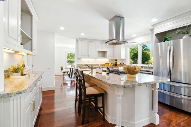 2673 Velvet Way, Walnut Creek CA: https://media.crmls.org/mediaz/62cbf350-131d-4eb3-9235-49edc0e5da86.jpg