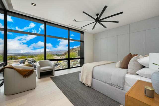 2085 Desert Flower Court, Palm Springs CA: https://media.crmls.org/mediaz/62cc5249-9835-4eb5-8949-494940f2c3dc.jpg