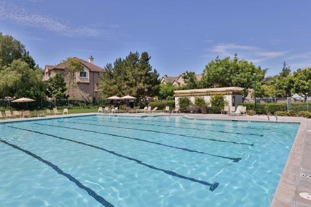 Detail Gallery Image 37 of 42 For 1459 Claude Ln #4,  Chula Vista,  CA 91913 - 3 Beds | 2/1 Baths