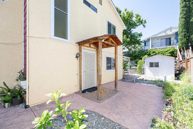477 Clifford Ct, Bay Point CA: https://media.crmls.org/mediaz/62cda0b9-b193-48cd-a23e-27508580c65e.jpg