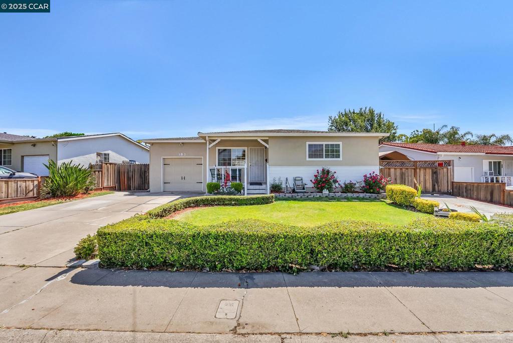 183 W Leland Rd