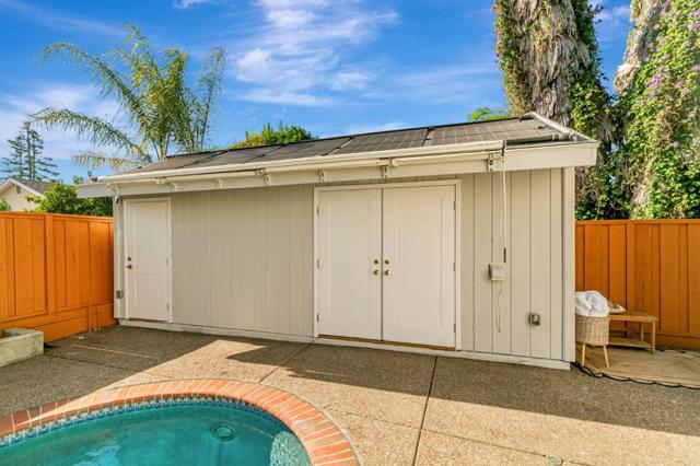 6095 Springer Way, San Jose CA: https://media.crmls.org/mediaz/62ce4eb7-4dc4-4371-bdcd-b61c76803a44.jpg