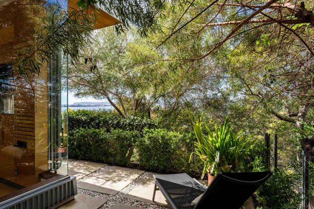 2730 Brant St, San Diego CA: https://media.crmls.org/mediaz/62cee899-471d-4705-96ff-c946b28e1239.jpg