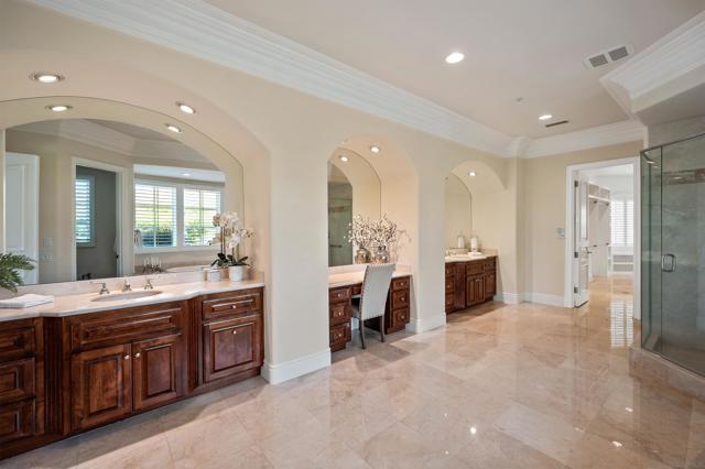 4695 Rancho Verde Trl, San Diego CA: https://media.crmls.org/mediaz/62cef76e-a34b-473b-9e54-643090c64086.jpg