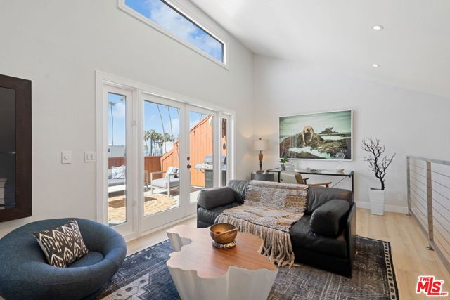 2108 Neilson Way, Santa Monica CA: https://media.crmls.org/mediaz/62cefe45-4689-4fcd-97fd-6b0ddd3f9cfd.jpg