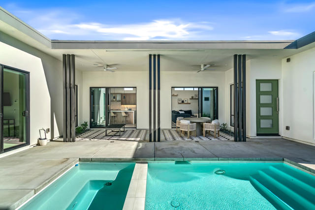 1346 Bacall Way, Palm Springs CA: https://media.crmls.org/mediaz/62cf4026-d358-4e27-81a7-ef865b064d99.jpg