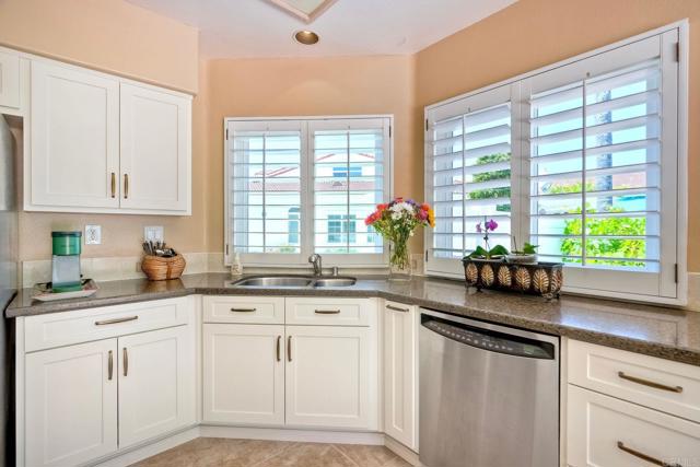 3376 Corsica Way, Oceanside CA: https://media.crmls.org/mediaz/62cf66ec-e6a5-4a41-8af8-c4b135224efb.jpg