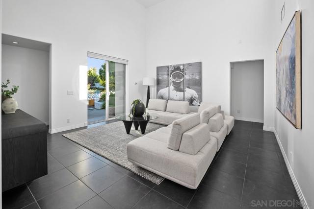 6172 Via Posada Del Norte, Rancho Santa Fe CA: https://media.crmls.org/mediaz/62cf78a0-4ad4-47fd-8dda-a3437fd51038.jpg
