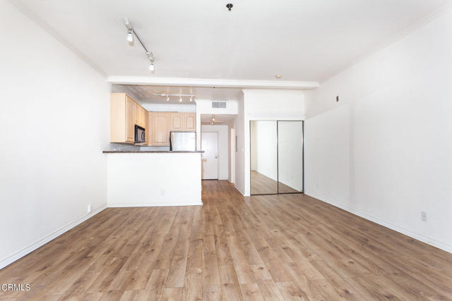 Detail Gallery Image 6 of 16 For 300 N El Molino Ave #210,  Pasadena,  CA 91101 - 0 Beds | 1 Baths