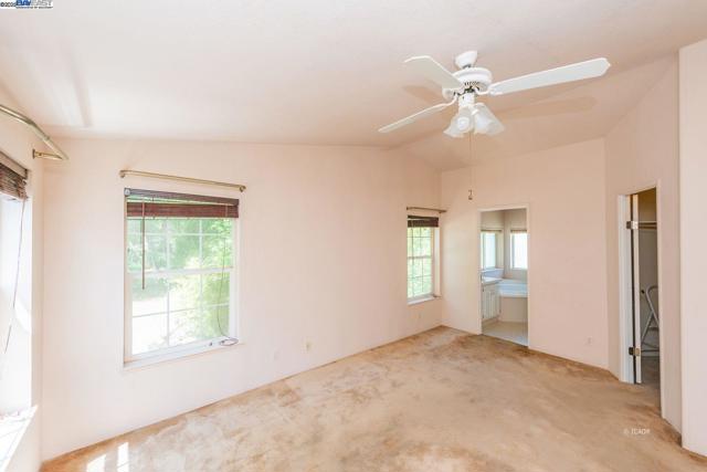 31 Rocky Road, Weaverville CA: https://media.crmls.org/mediaz/62cfb9cb-7754-497e-aacf-0e59ca491d2a.jpg
