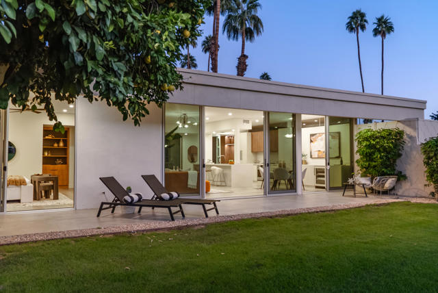 80 Lakeview Drive, Palm Springs CA: https://media.crmls.org/mediaz/62d0004d-30fb-48d6-8a58-81ba675be651.jpg