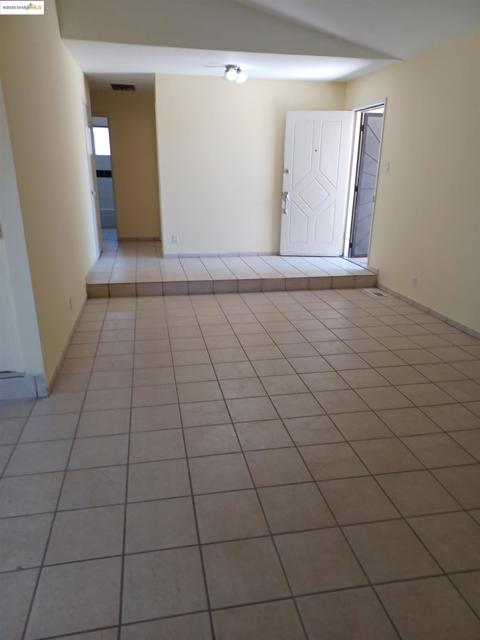 3163 S Francisco Way, Antioch CA: https://media.crmls.org/mediaz/62d02e3c-dbd0-446b-80e1-eee6ac9a7f72.jpg