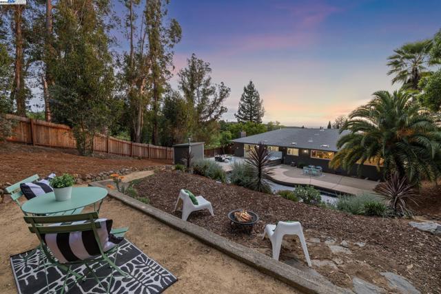441 FOX HILLS COURT, Oakland CA: https://media.crmls.org/mediaz/62d07122-137a-4e8e-bd6a-b04cf487860e.jpg
