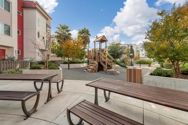 308 Flinder Place, San Jose CA: https://media.crmls.org/mediaz/62d0e0cc-d4d6-4123-af89-e67da82c8071.jpg