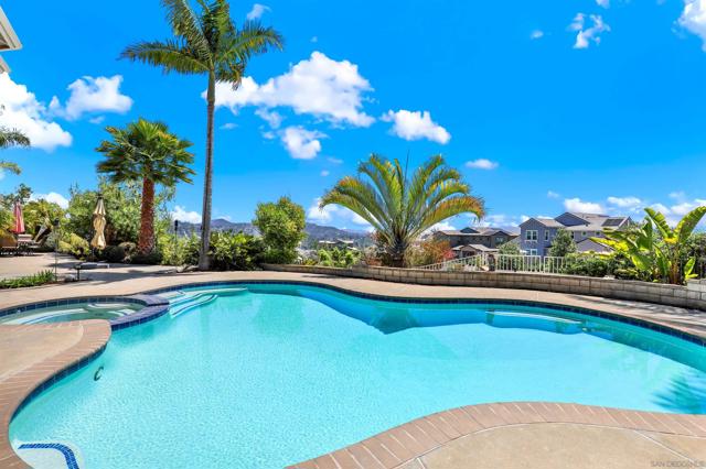 17342 Tam O Shanter Dr, Poway CA: https://media.crmls.org/mediaz/62d0eda7-4342-43fe-b90e-f461b115e857.jpg