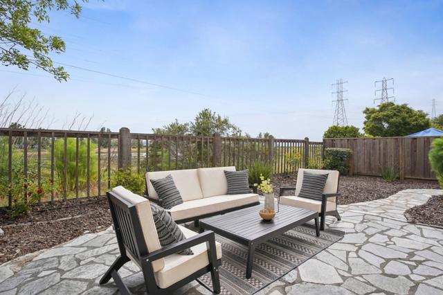 Image 25 of 33 For 998 Governors Bay Drive