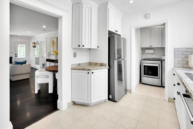 2653 Brewster Avenue, Redwood City CA: https://media.crmls.org/mediaz/62d1e166-7dfb-44e0-aec6-c492de93f321.jpg